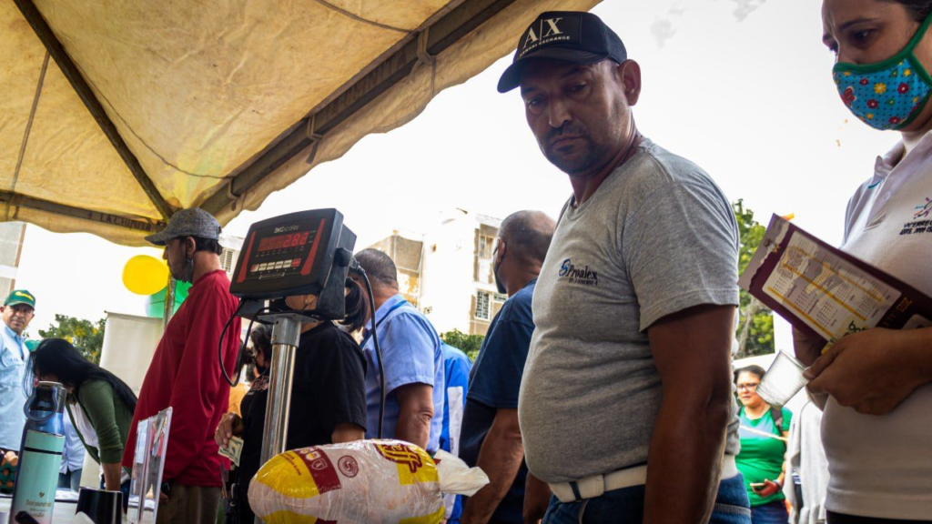 Mil Familias Beneficiadas En La Primera Feria Av Cola Del Sol De La