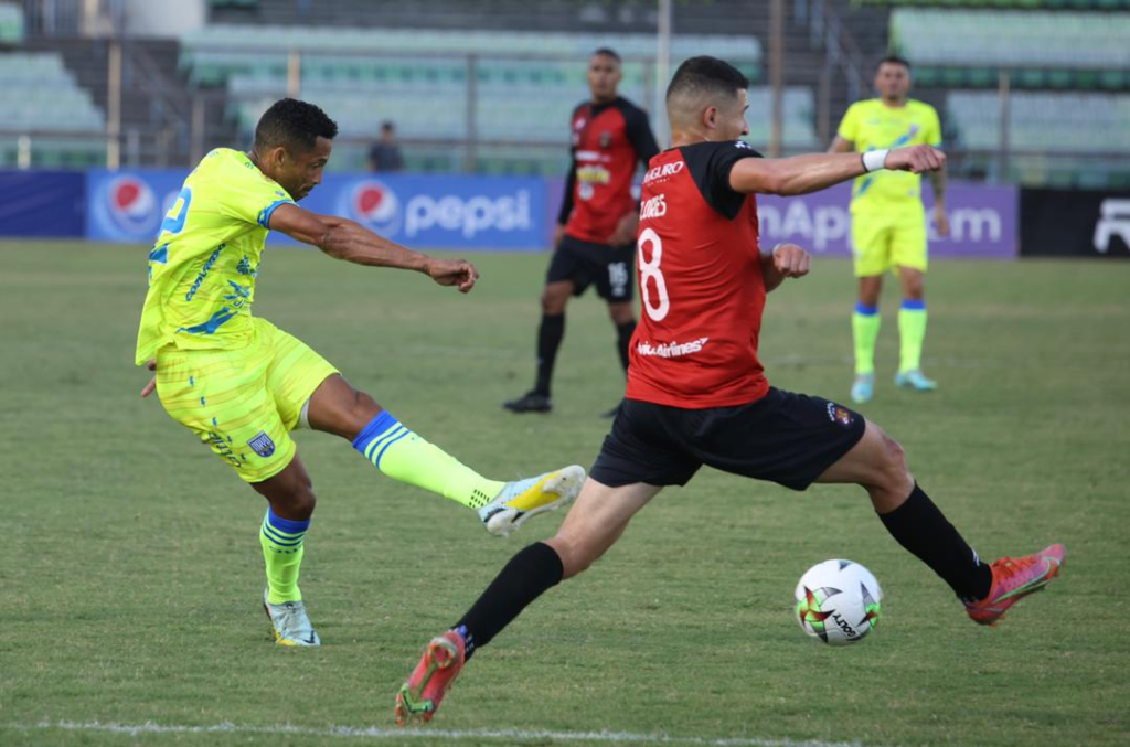 Rayo Zuliano suma en su visita al Caracas F.C - La Otra Versión